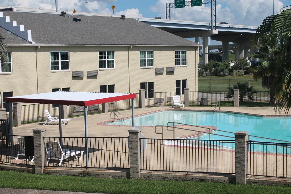 Bays Inn And Suites Baytown Exterior foto
